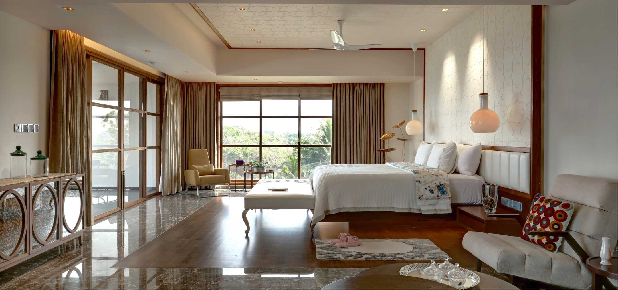Hillview Manor