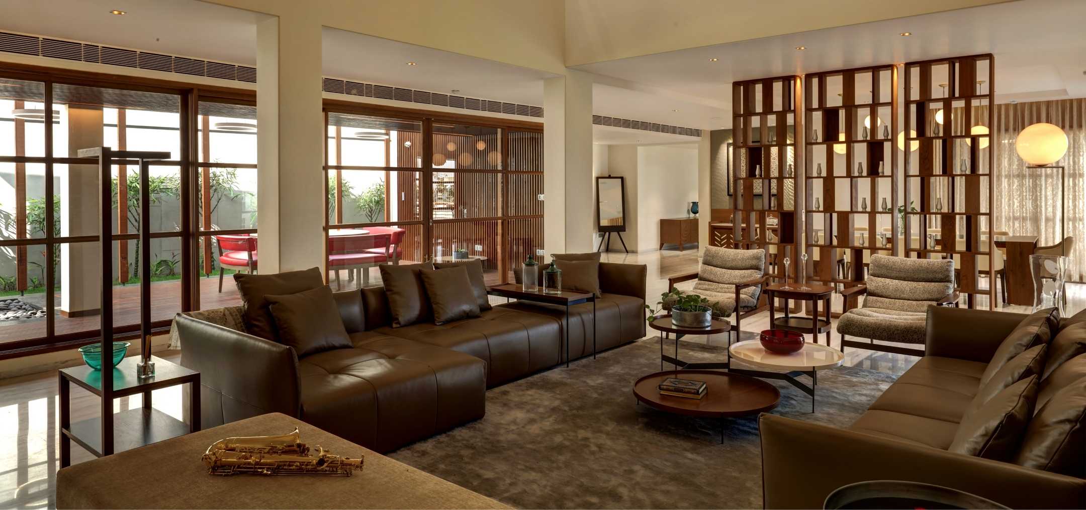 Hillview Manor